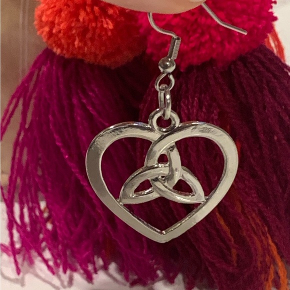 💜3 for$33 ♥️NWT Hand Crafted Celtic Knot Heart Earrings ♥️ - Picture 2 of 10